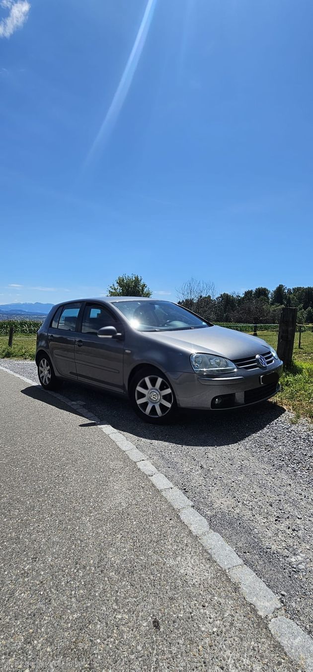 VW Automobili: VW Golf 5 | Benziner – Usato da Zürich venduto da IWORI4