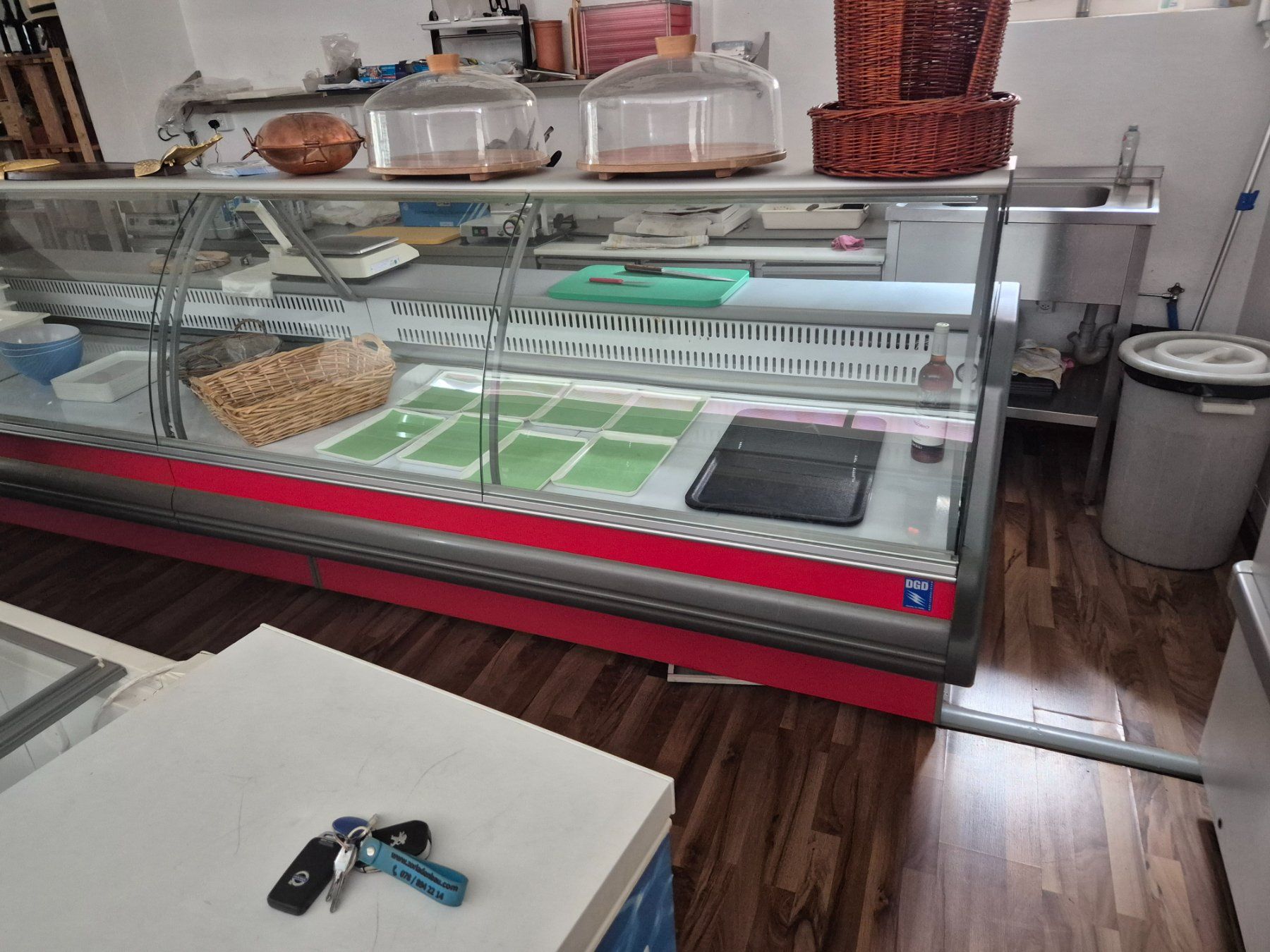 Vetrine: Meztger Vitrine – Usato da Baar venduto da inf_5qpq