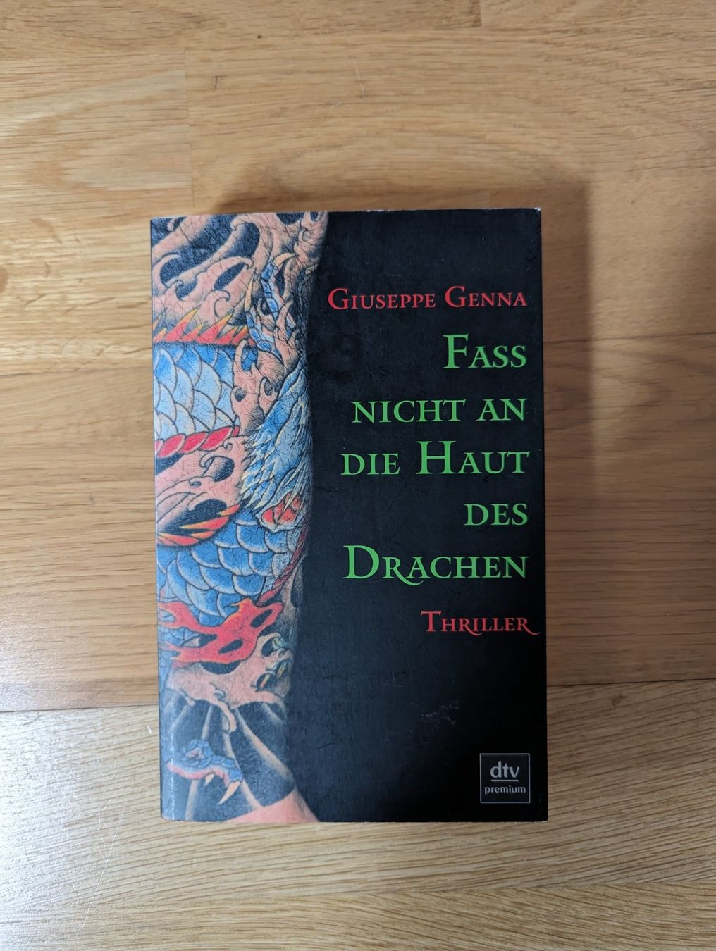 Bücher: Fass nicht an die Haut des Drachen – Gebraucht aus Rafz von Alexey00
