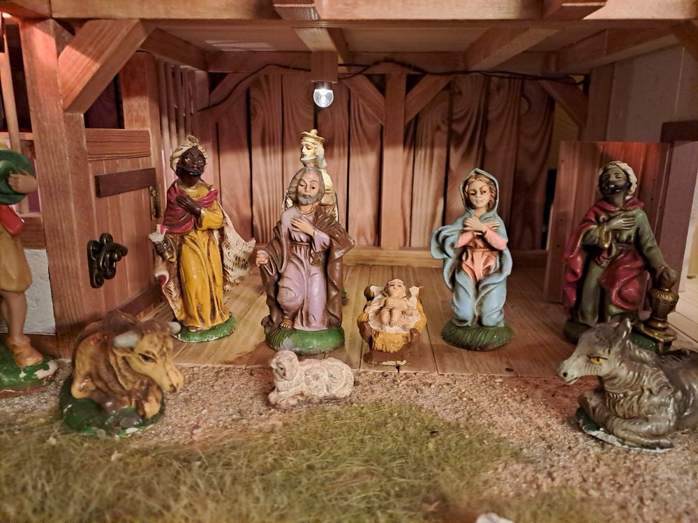 Weihnachtskrippe Aus Holz – 5-teiliges Set, Rustikales Bauernhaus-Design, Für Tischdekoration & Deko Innen