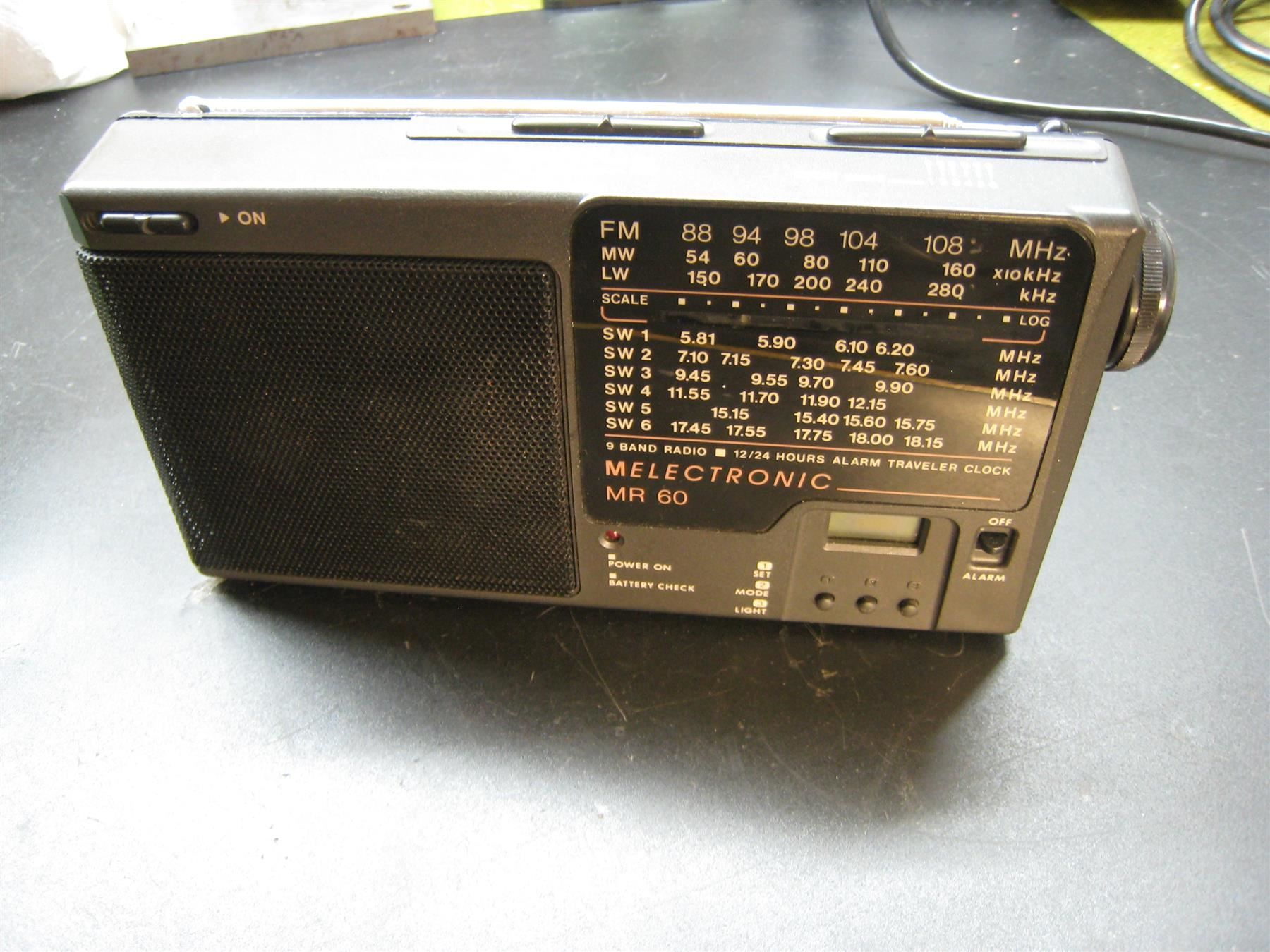 Radiocomunicazione: ***** Radio portable - 9 bandes – Usato da Villaz-St-Pierre venduto da Ubid