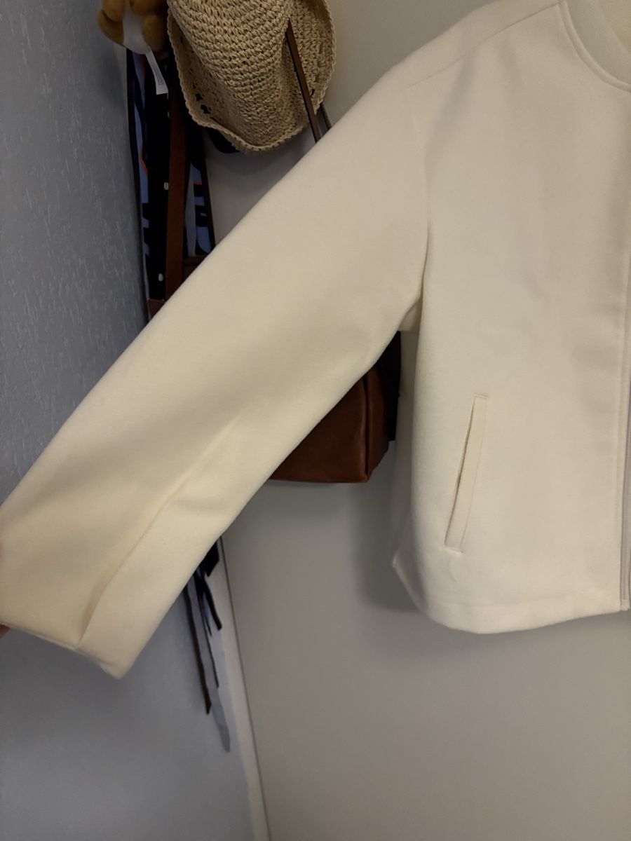 Jacken: Weisse Jacke – Neu (gemäss Beschreibung) aus Olten von edona_muslija 2