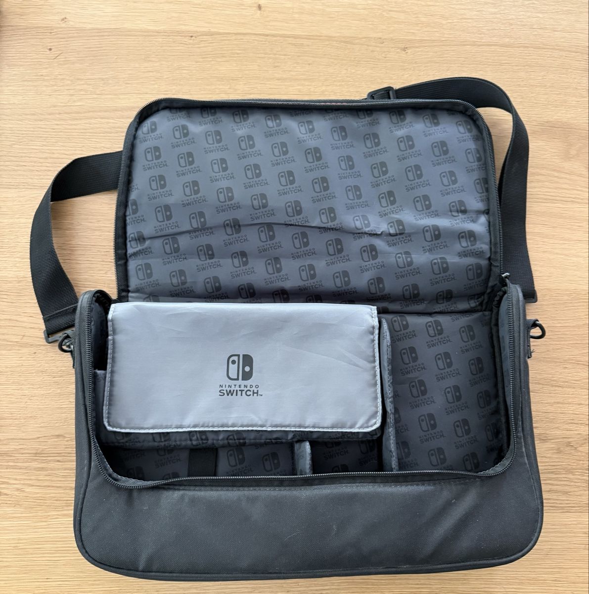 Sacs: Tasche Nintendo Switch – D'occasion à Zollikon par bid_turi 1