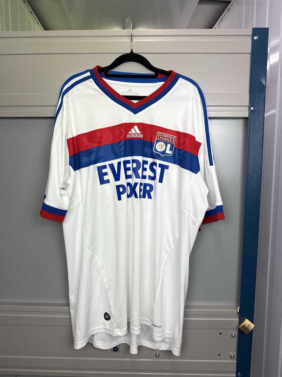 Adidas Canottiere & Pantaloni: Adidas OL Gourcuff (2011) – Usato da Lausanne venduto da Unehistoiredesapes