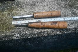 2 antike STECHBEITEL 1 x punziert mit Zeichen
