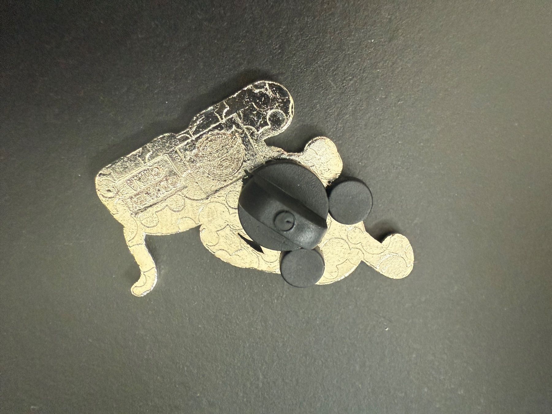 Placchette & Badge: Pin Original Disney Baby Pluto – Usato da Galgenen venduto da rub_f6kh 1