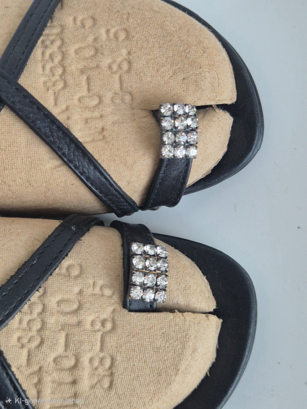 Scarpe da donna: Zehentrenner-Sandalen, Leder, Gr. 39 – Usato da Volketswil venduto da Dokinka 6
