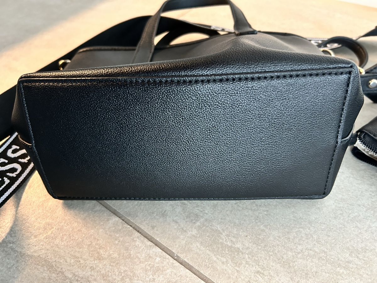 Guess Taschen für Damen: GUESS LATONA MINI TOTE SET – Gebraucht aus Lenzburg von Shyra1 4
