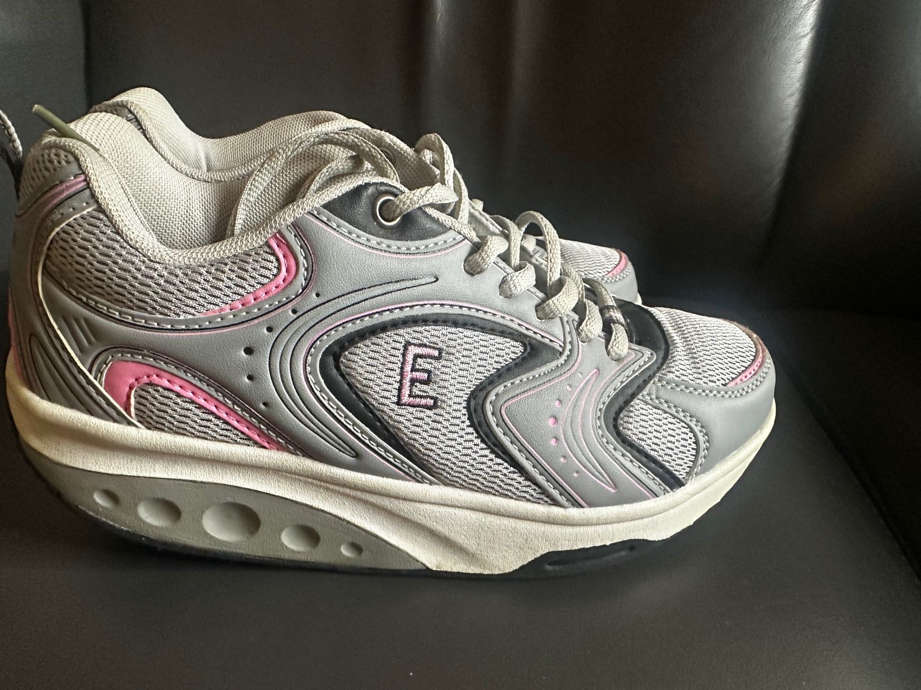 Chaussures hommes: Sneaker  mit abroll Sohle Top Gr. 37 – Neuf (Voir description) à Köniz par Infresh8 1
