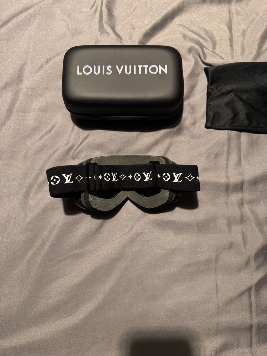 Louis Vuitton Brillen & Gläser: Louis Vuitton Skibrille – Gebraucht aus Unterentfelden von tim_5vkv 5