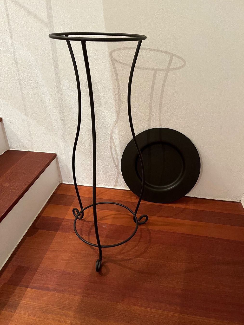 Sonstige Dekorationen & Accessoires: Schwarzer Blumenständer / Kerzenständer, Top Zustand! – Gebraucht aus Bronschhofen von GiuseppinaLuisa 2