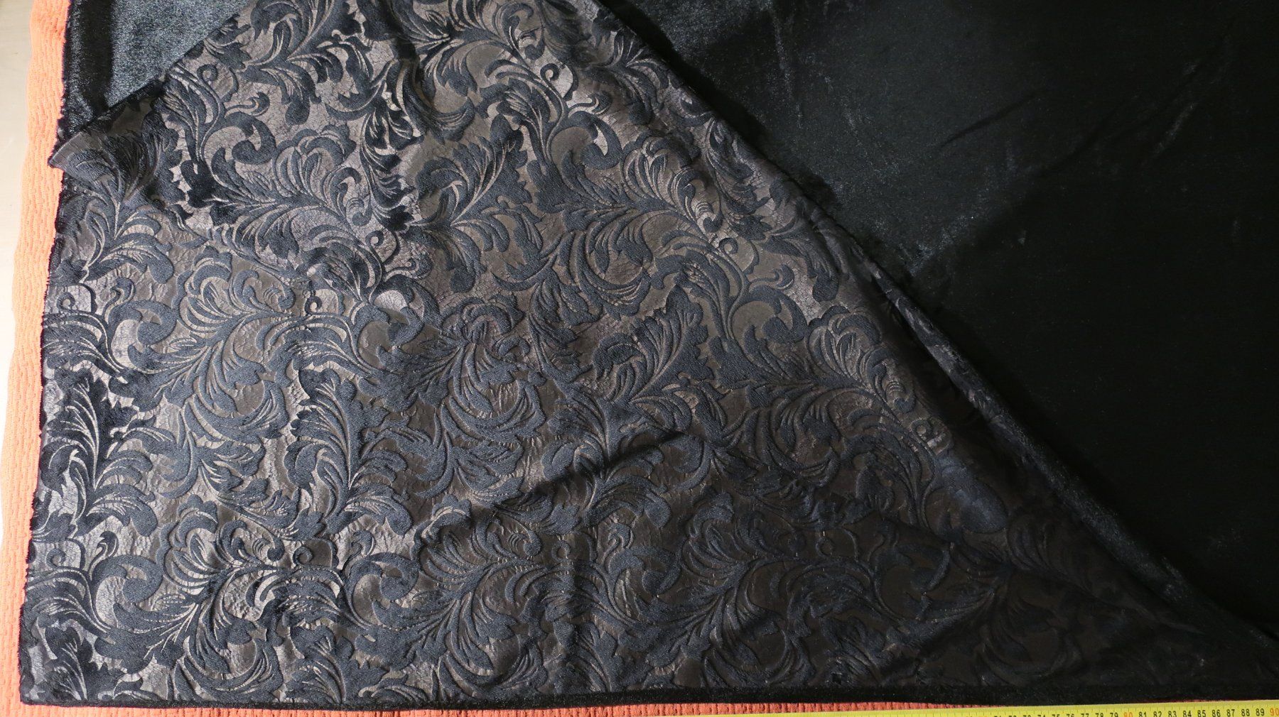 Decken: Decke schwarz mit Muster, 152x180, ungebrauchte – Neu (gemäss Beschreibung) aus Hombrechtikon von Baraban 2
