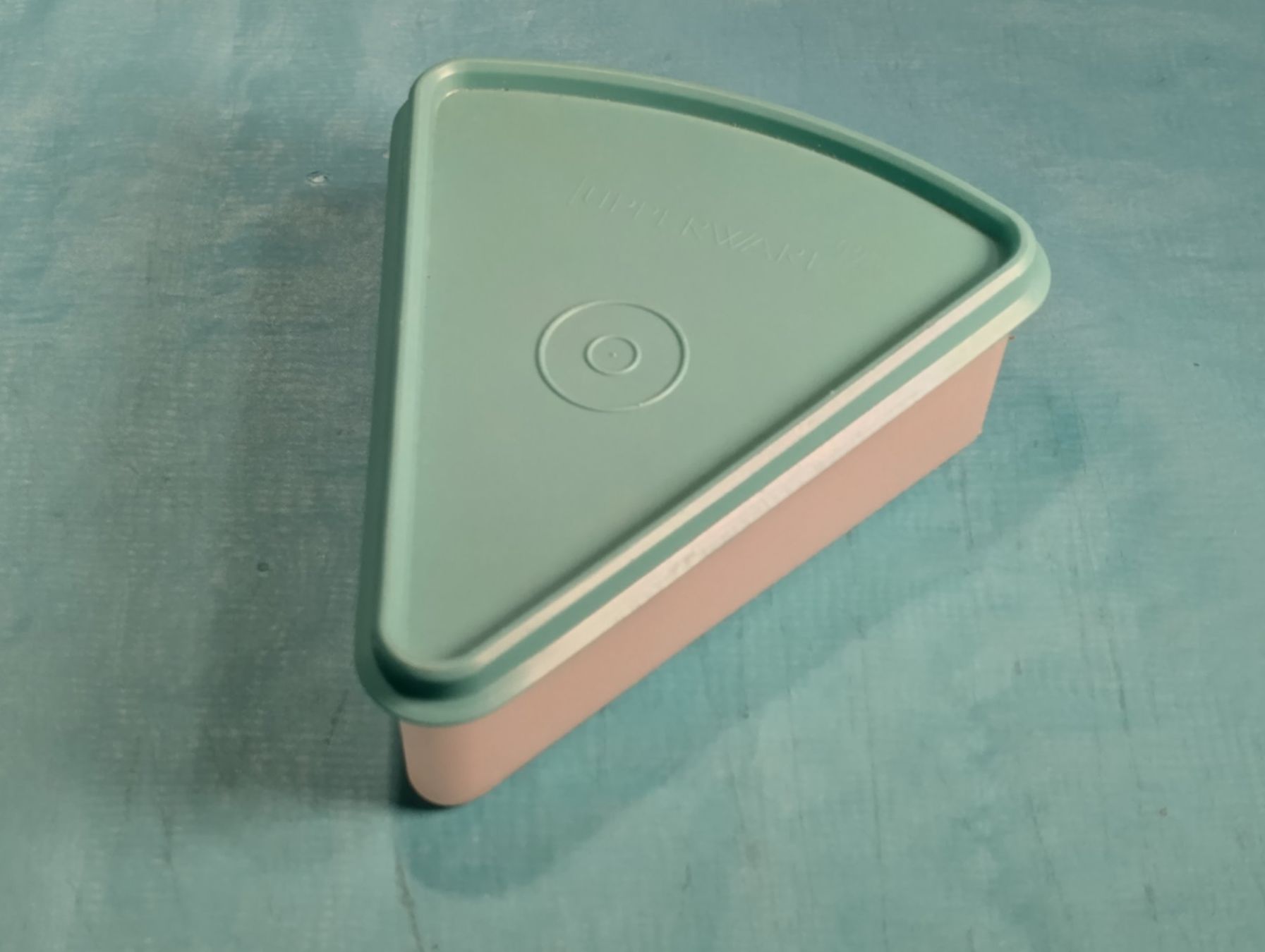 Tupperware Contenitori & Simili: Tupperware Behälter für ein Tortenstück – Usato da Bellach venduto da JingleCherry 1