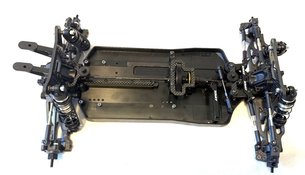 XRay RC Kits de montage: XRAY XB4 2025 ÉDITION CARPET – Neuf avec emballage d'origine à Yverdon-les-Bains par Fijo-rc 5