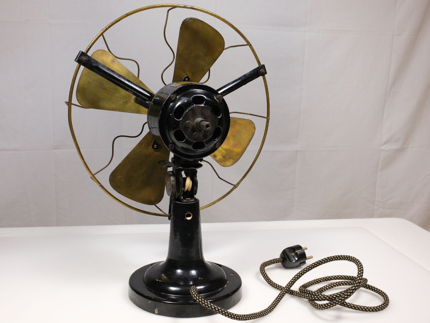 Ventilateurs: Antiker Ventilator Dr. ML, Max Levy Berlin N.65, Type 2518 – Défectueux à Lobsigen par Markus_Haenggi_Bern 3