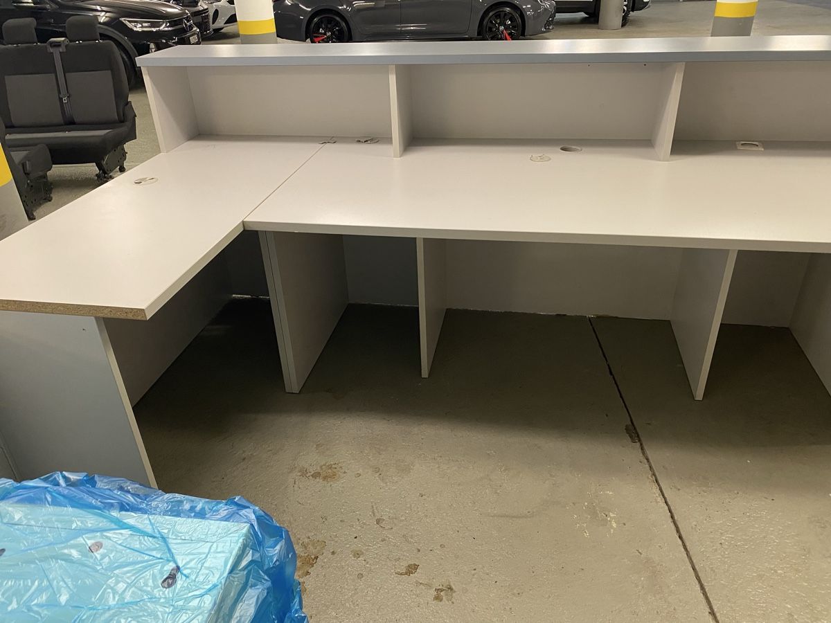 Allestimento di negozi e stand fieristici: Empfangsbüro / Arbeitsplatz – Usato da Hägglingen venduto da Karin0802 4