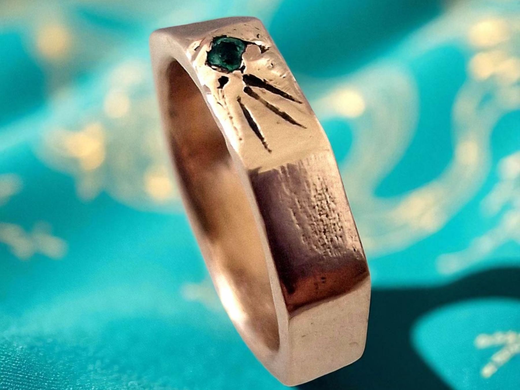 Anelli: Achteckring Bronze mit Smaragd. Grösse 52 – Nuovo e nell'imballaggio originale da Aarau venduto da Schmuckhoehle_MD 5