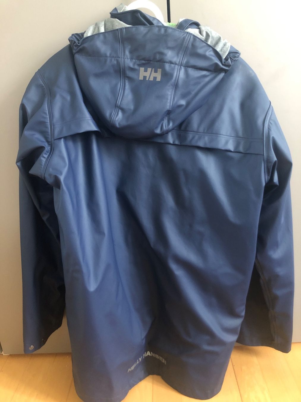 Helly Hansen Giacche & Cappotti: Regenjacke Helly Hansen Dunkelblau Groesse 176 – Usato da Olten venduto da eti_r289 1