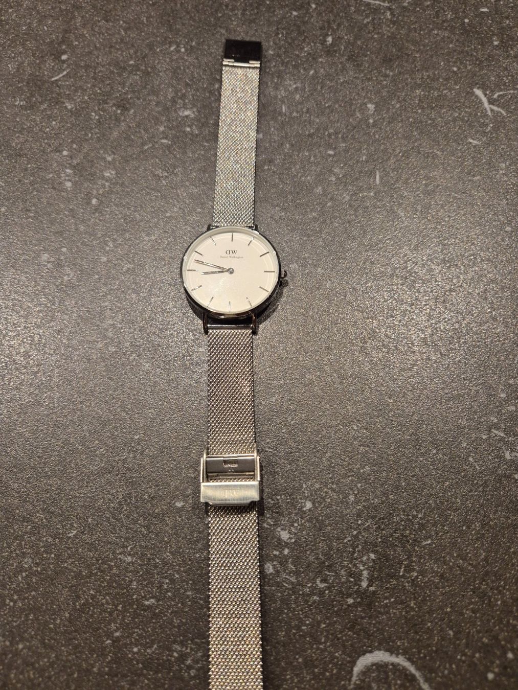 Daniel Wellington Orologi: Armbanduhr Daniel Wellington – Usato da Zunzgen venduto da Flipflap02 1
