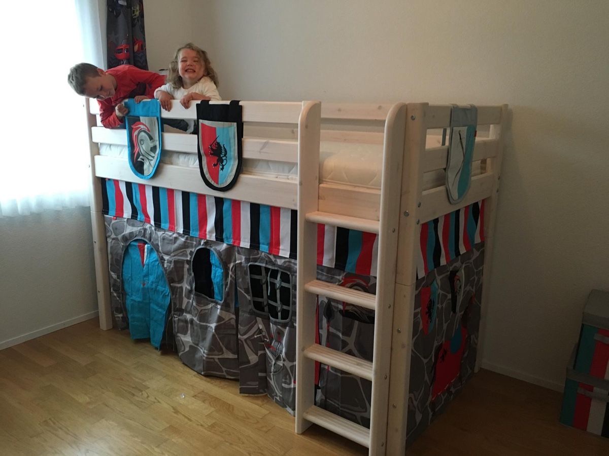 Betten: Kinderhochbett, sehr stabil! – Gebraucht aus wildegg von FabrikWildegg