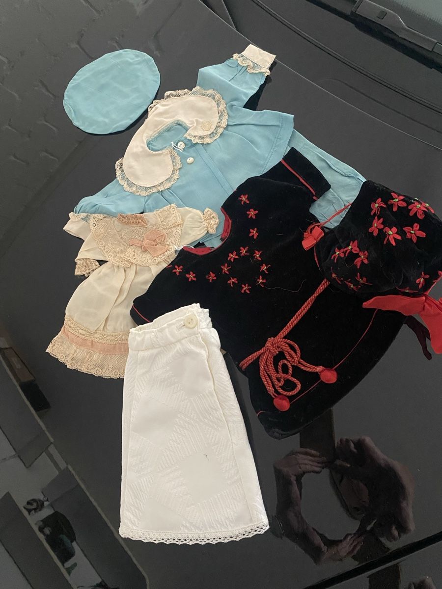 Puppen: Puppenkleider – Gebraucht aus Luzern von katya8290