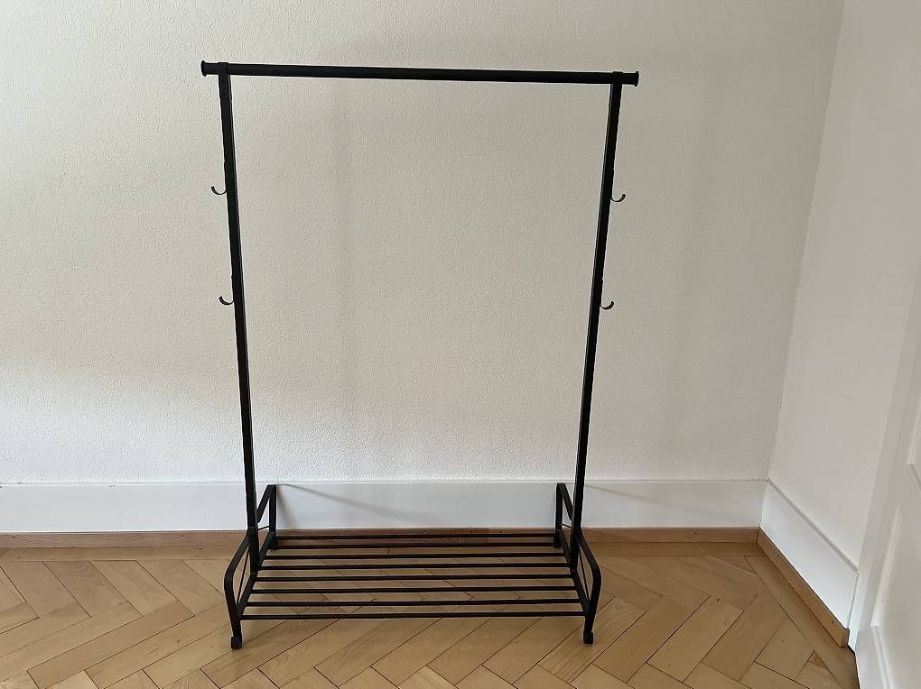 Porte manteau: Garderobe \ Kleiderstange – D'occasion à Bern par yve_tq8f
