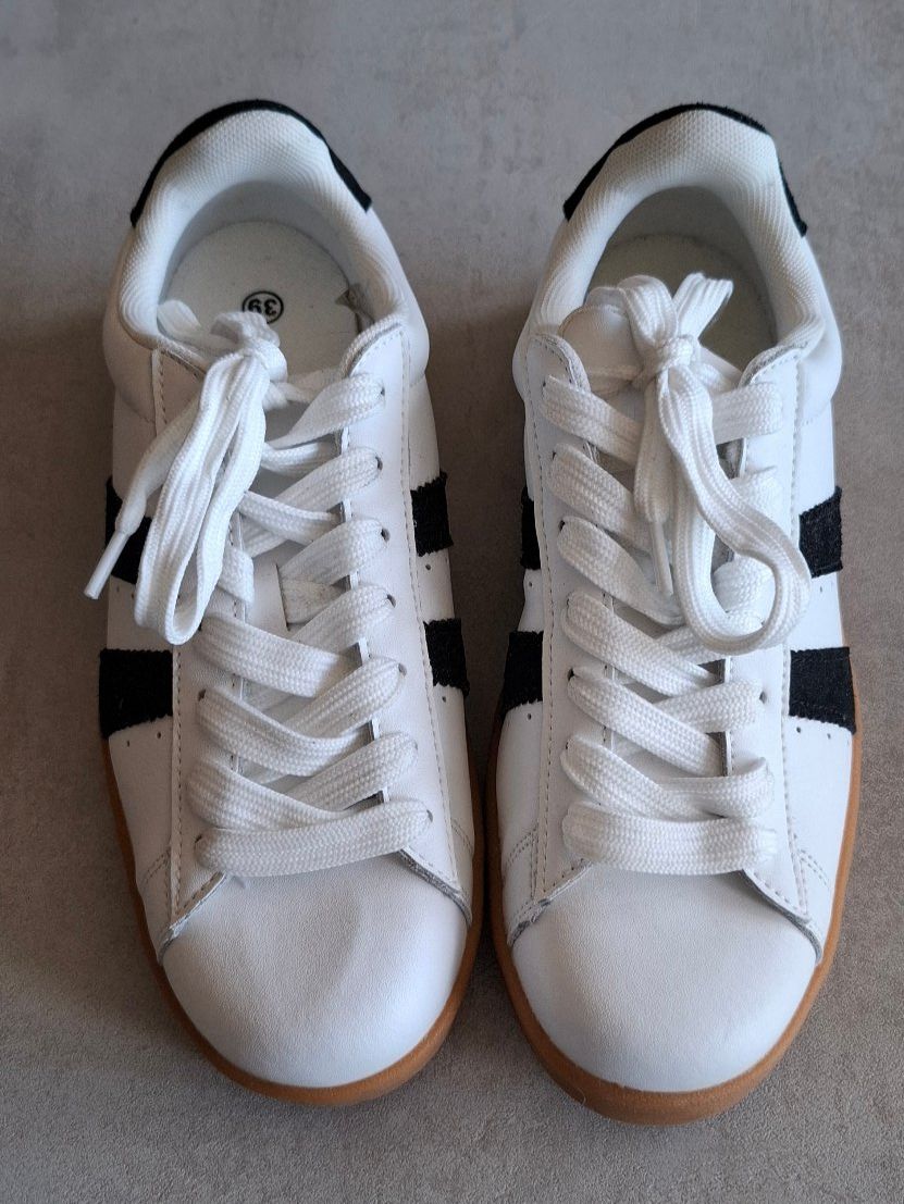 Damenschuhe: Sneakers Atrium Groesse 39 – Neu (gemäss Beschreibung) aus Biel/Bienne von Kokos4