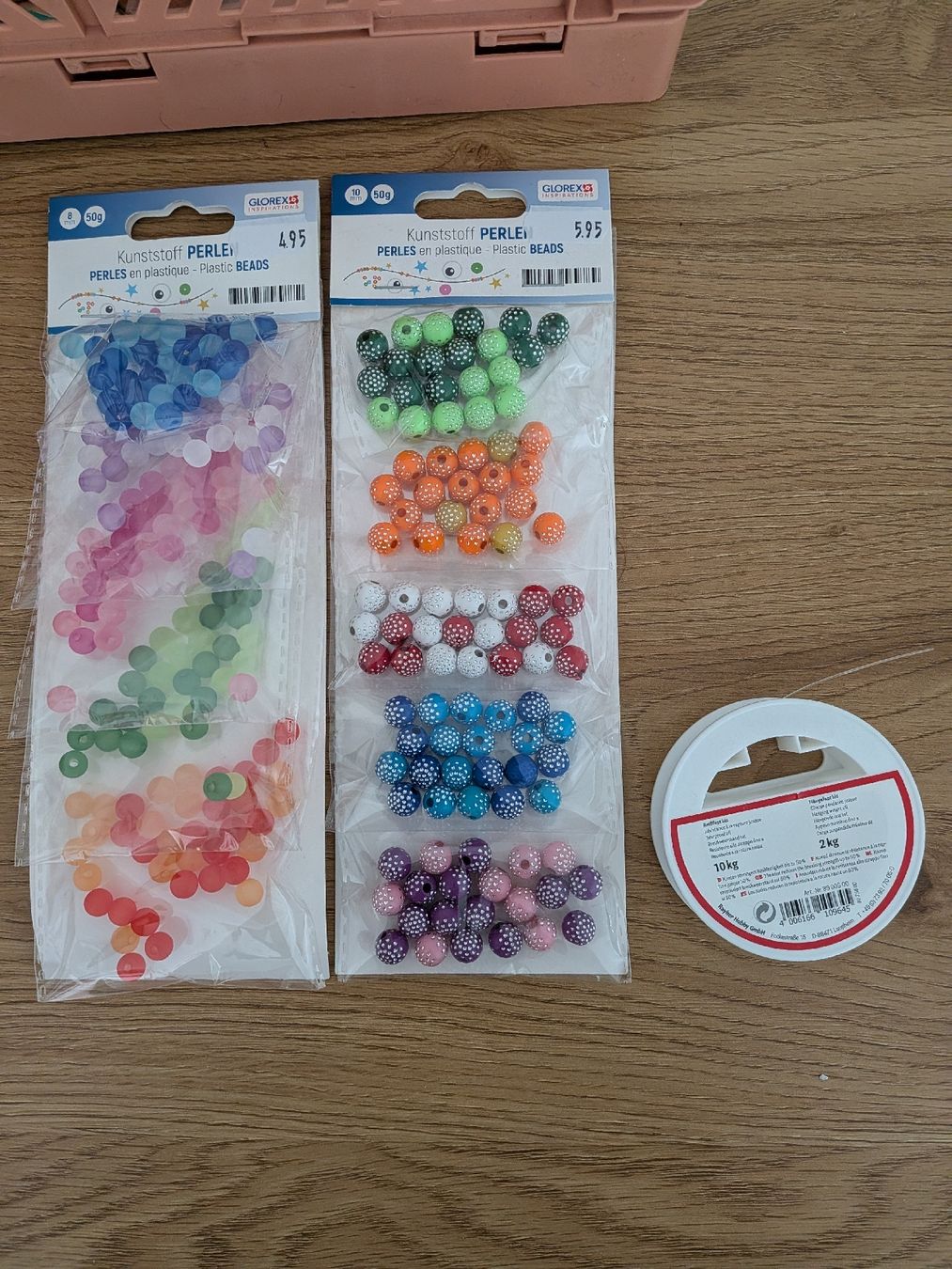 Bastelsets: Plastic beads and a string  – Neu (gemäss Beschreibung) aus Zürich von tysia2512