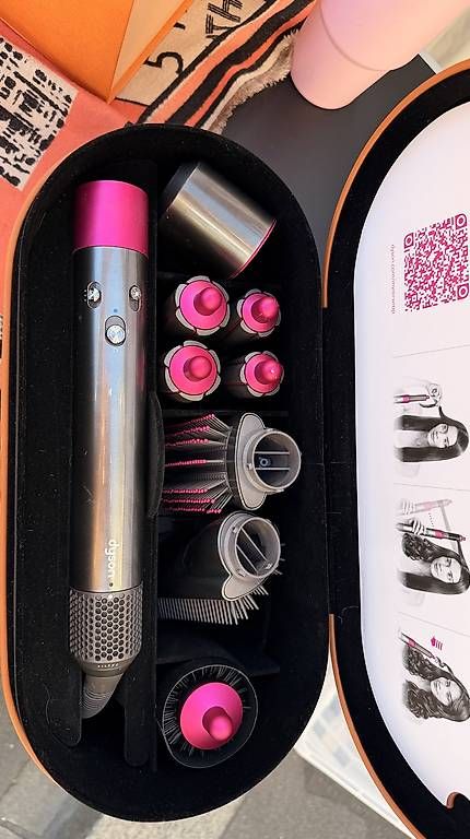 Dyson Asciugacapelli: Dyson Airwrap Complete HS01 OVP - CHF 229. FIX – Usato da Männedorf venduto da Jessiey 1