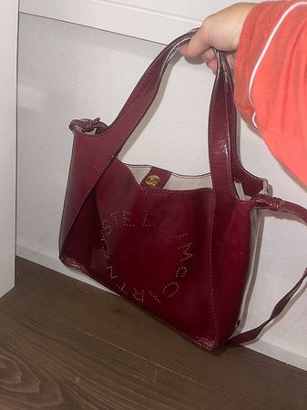 Stella Mc Cartney Lackleder Tasche in Bordeauxrot 