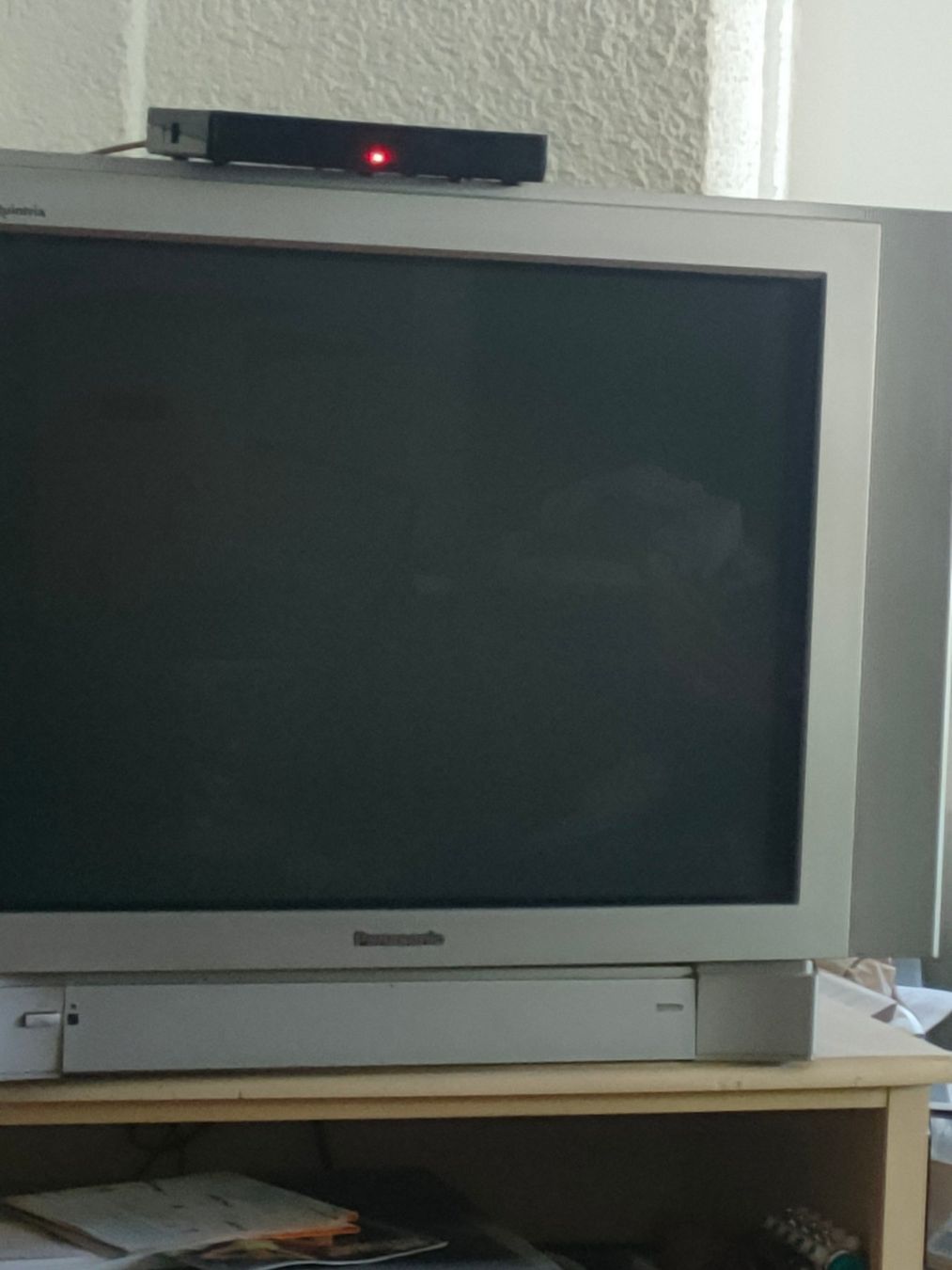 Panasonic Televisori: Oldschool-TV, Farbröhrenfernseher Panasonic – Usato da Brugg AG venduto da Brugg_52