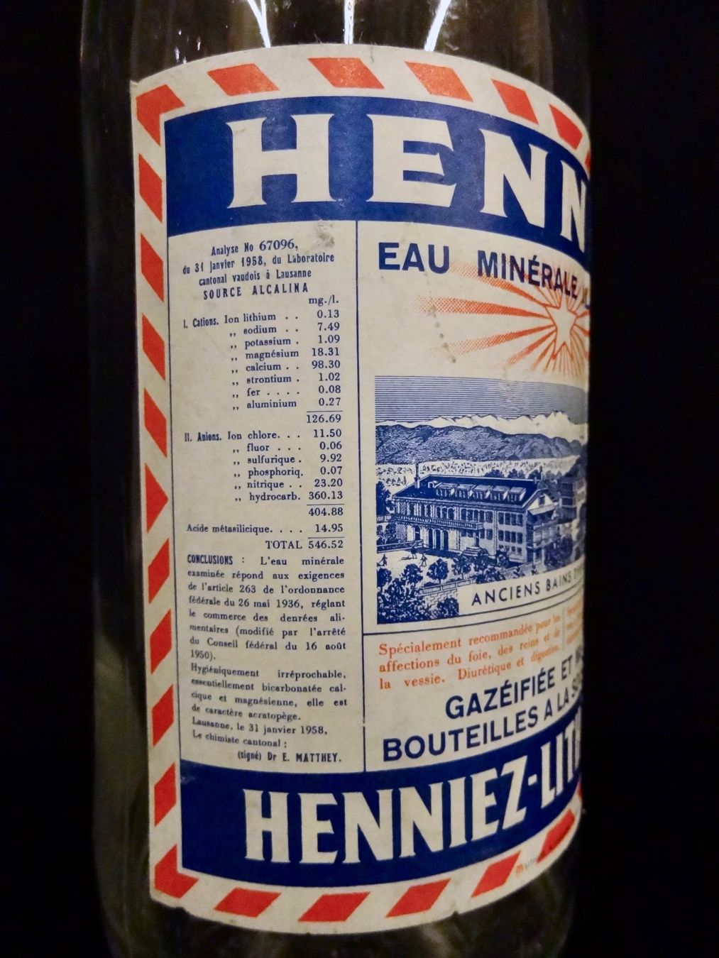 Gläser, Krüge & Flaschen: alte Mineralwasser Flasche HENNIEZ LITHINÉE – Gebraucht aus Kerzers von Flaschenposten 2