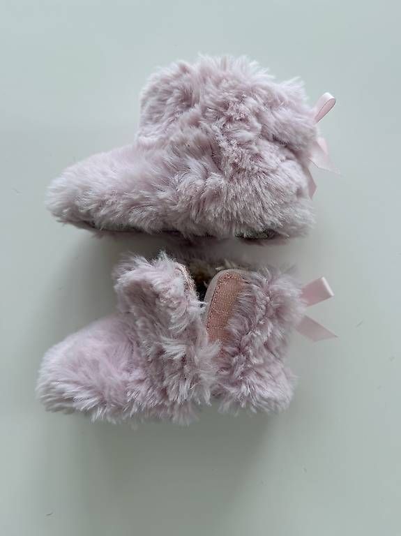 Ugg Schuhe für Jungen: Ugg bambina EU 18 rosa – Gebraucht aus Bellinzona von mon_2wjn 1