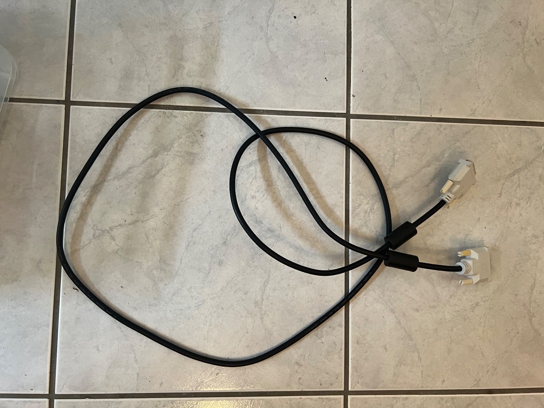 Kabel: 30 x DVI Kabel – Gebraucht aus Basel von La.Bonne.affaire 2