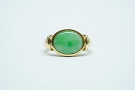 Vintage Fingerring 18k Gelbgold mit Jade Cabuchon
