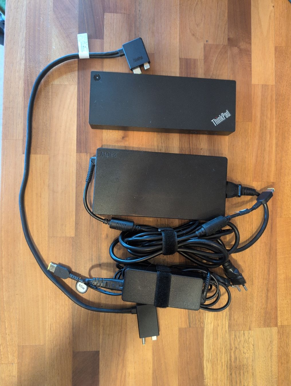 Lenovo Docking station: Lenovo ThinkPad Thunderbolt 3 Docking station – D'occasion à Stein am Rhein par DaOhana 1