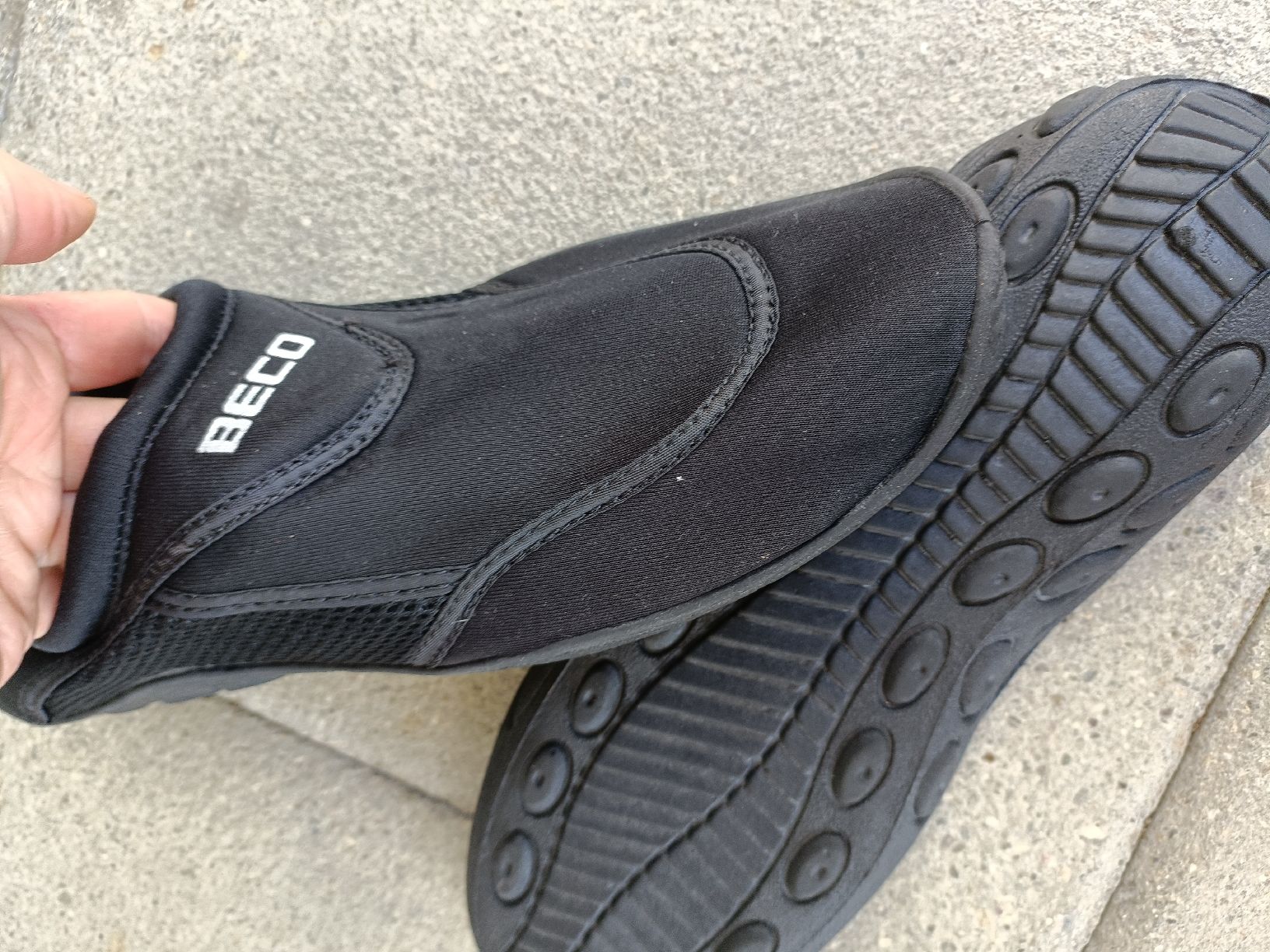 Herrenschuhe: Wasserschuhe schwarz – Neu (gemäss Beschreibung) aus Gossau SG von scania1509 2