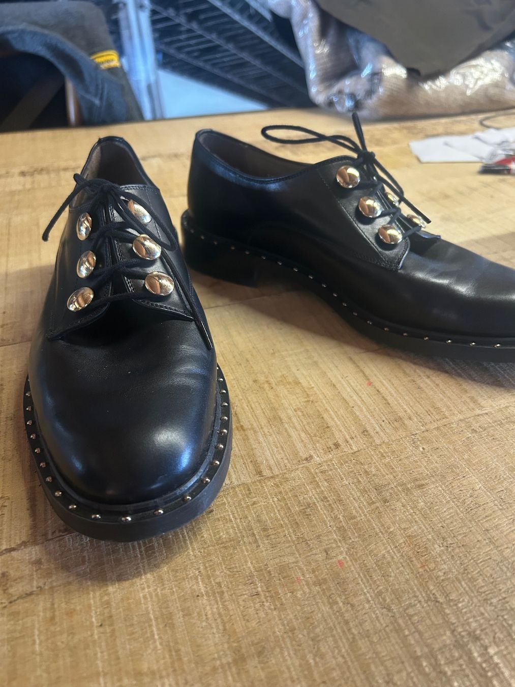 Scarpe da donna: Derbies noires – Usato da Val-d'Illiez venduto da Dombou 1
