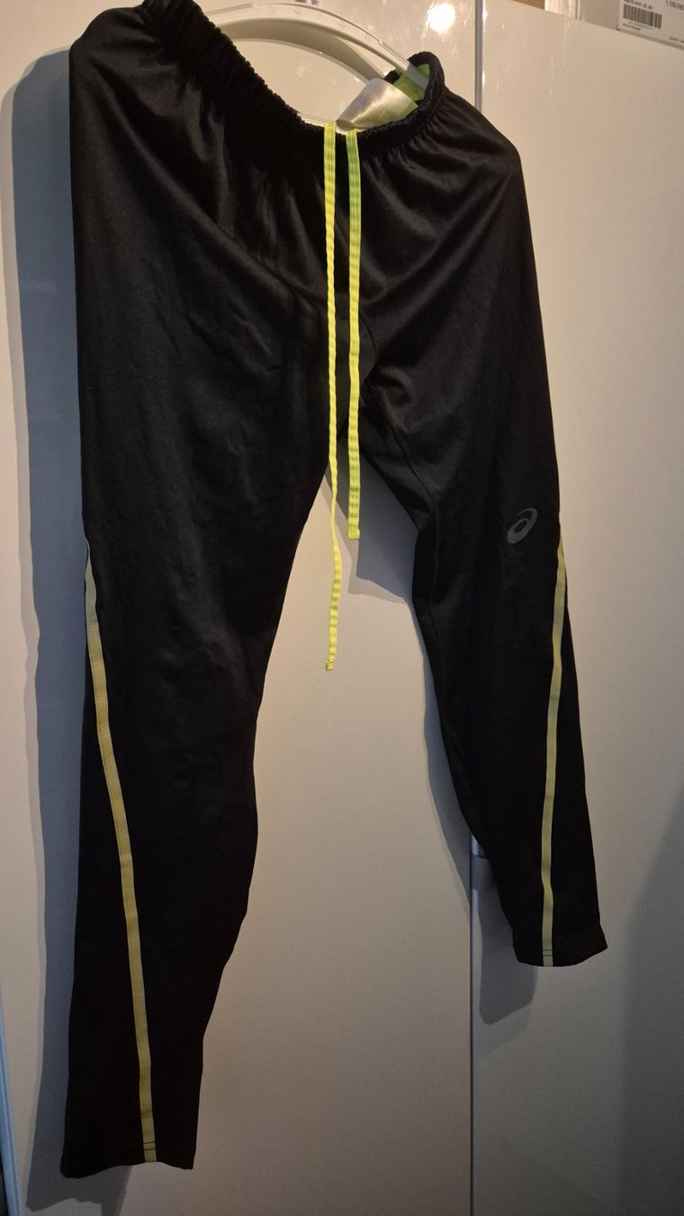 Asics Hosen: Asisc lange Laufhose – Gebraucht aus Regensdorf von fjuzl