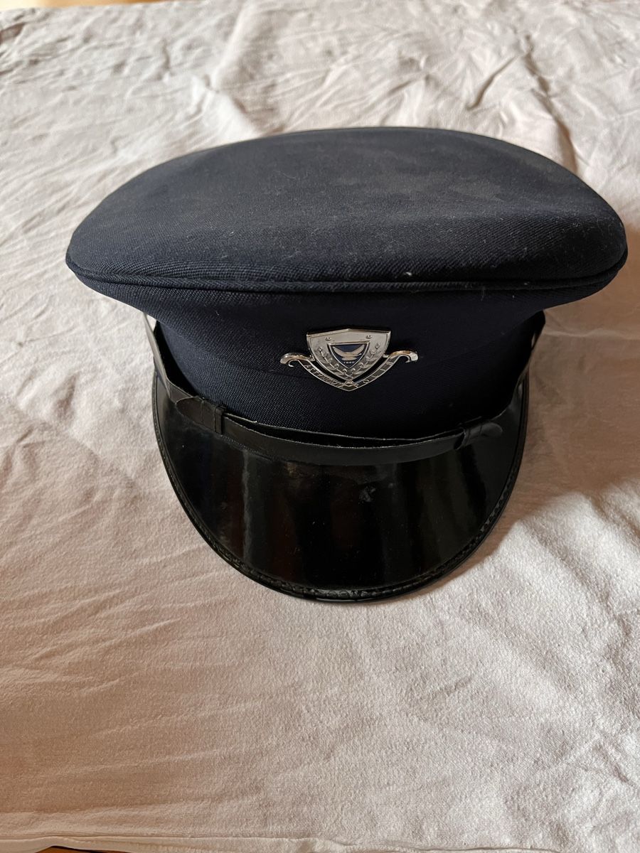 Uniformi: Polizeihut Zypern – Usato da Maienfeld venduto da DivicoHelveticus 2
