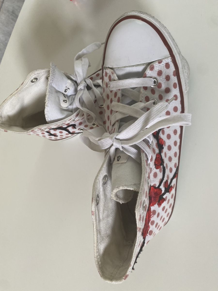 Scarpe da donna: Sneaker Schuhe Gr. 39, mit Blumenmuster – Usato da Aarau venduto da tschitta03 3