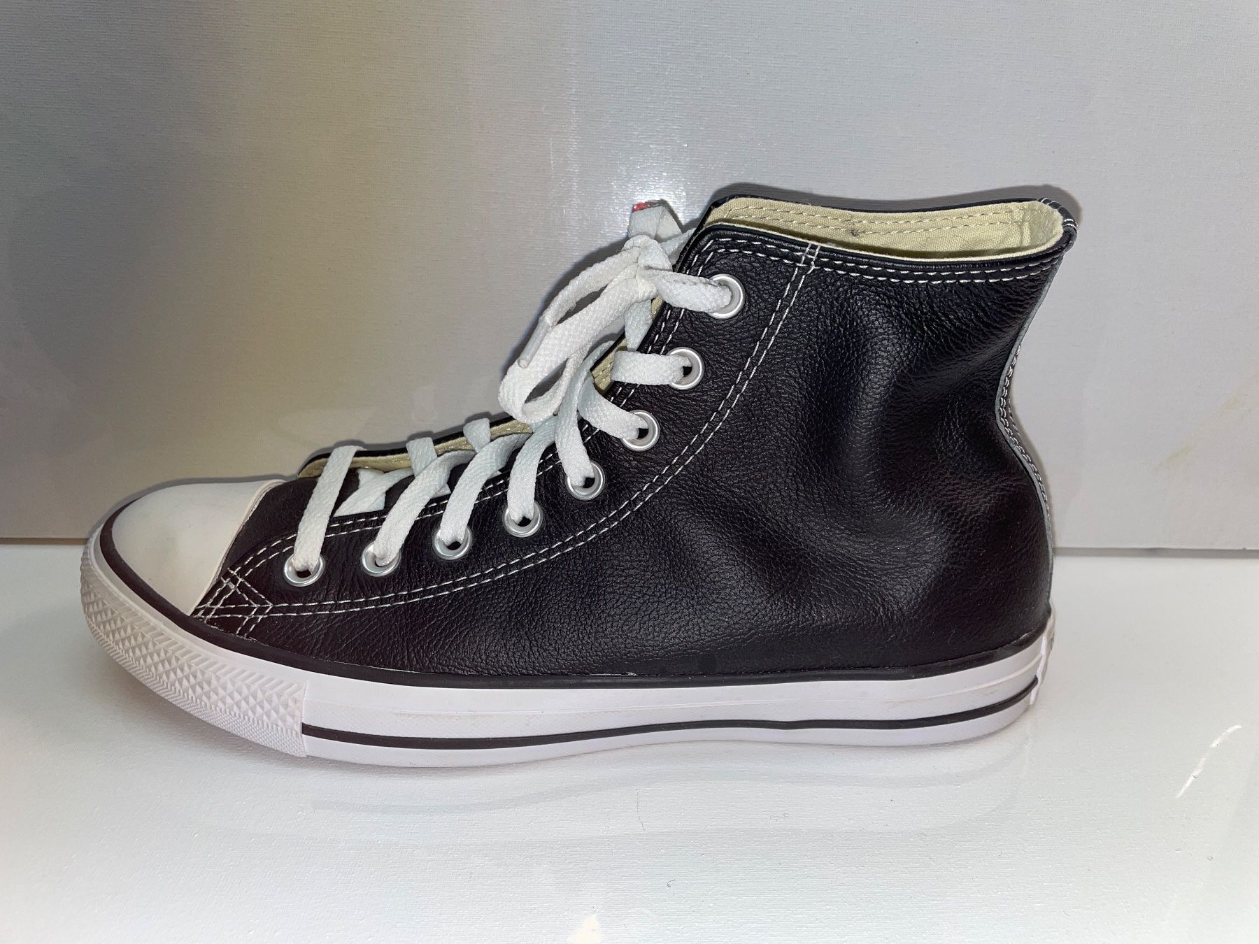 Converse Chaussures hommes: schwarze hohe Leder Converse  'ALL STAR' in 42.5 – D'occasion à Wolfhausen par Mawere 4