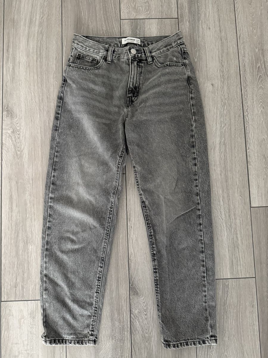 Pull&Bear Jeans: Mom-Jeans  – Usato da Riehen venduto da zvillimchaste 2