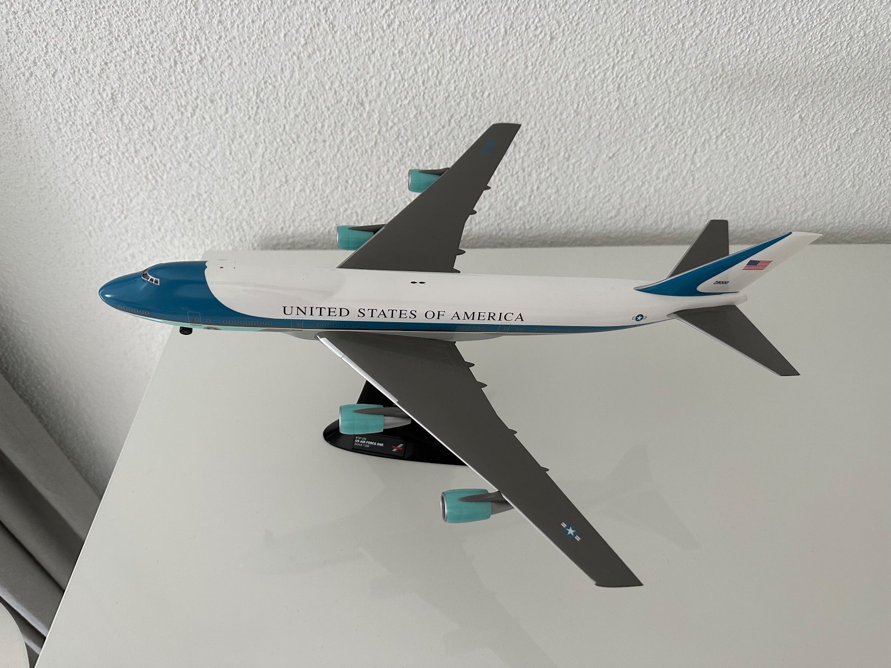 Herpa Modellbausätze & Standmodelle: Boeing 747 Air Force One 1:200 – Gebraucht aus Wolfhausen von  2