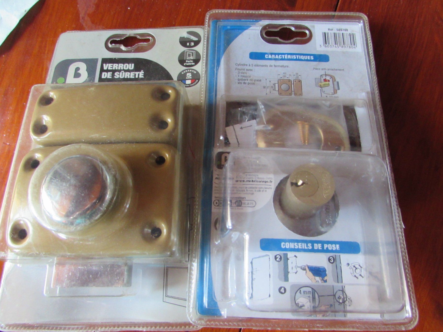 Schlösser: Verrou de Sécurité Doré Neuf - Protection Optimale Porte. – Neu und originalverpackt aus Onnens VD von didier1956