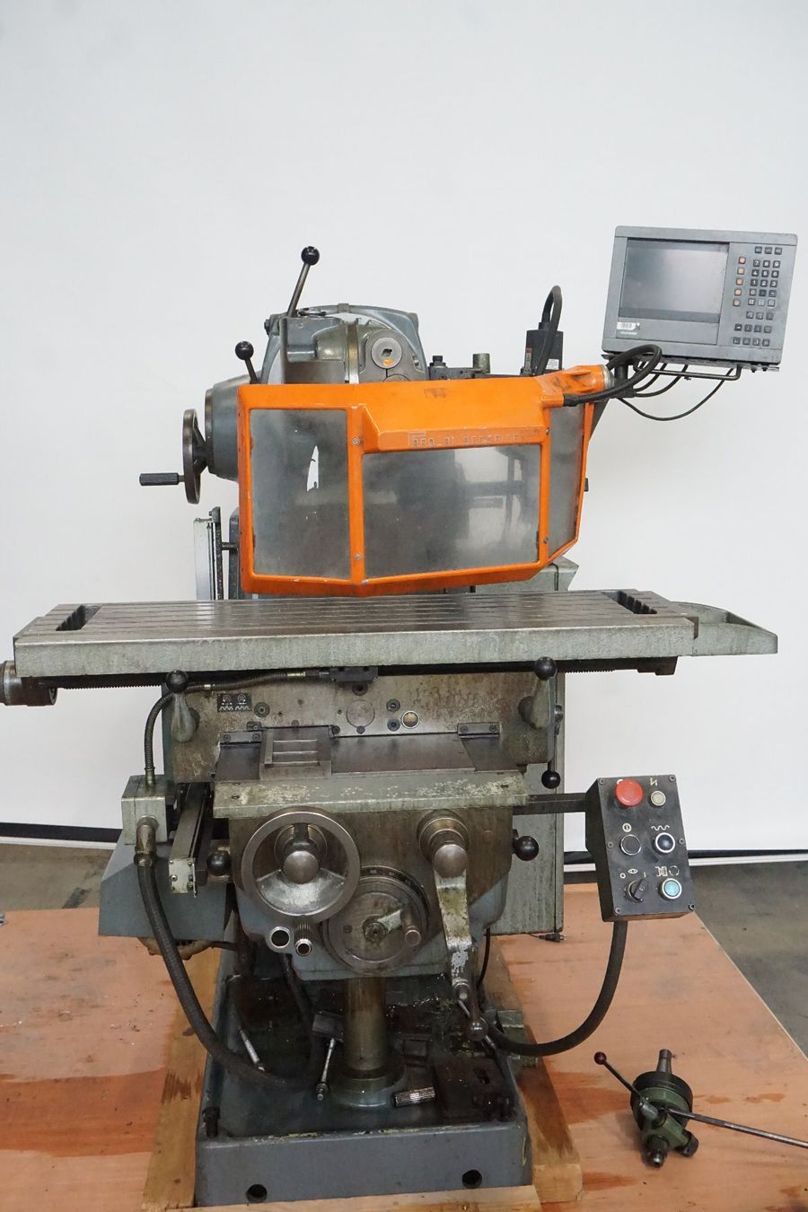 Schaublin Tutte le macchine: Fraiseuse SCHAUBLIN 53N – Usato da La Chaux-de-Fonds venduto da Greub_Machines