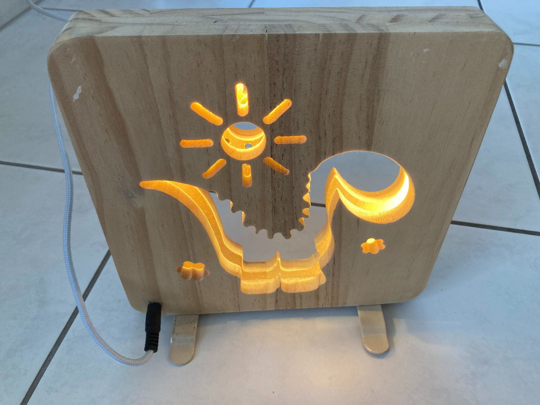 Lampade: Holzlampe LED-Nachtlicht "Dino" – Usato da Muttenz venduto da Juvenile33 6