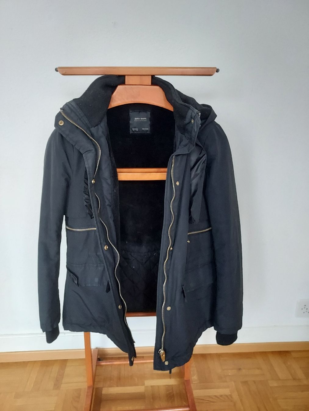 Zara Giacche: Parka Zara Basic noir, doublure chaude, taille M – Usato da Lausanne venduto da Kitty_Friperie