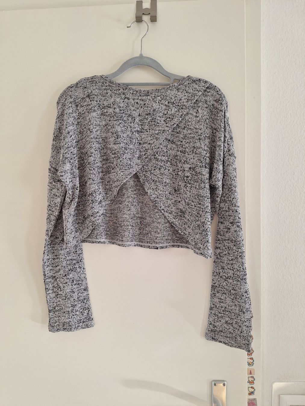 H&M Pulls & Sweat-shirts: H&M Divided Crop Pullover grau Grösse M – D'occasion à Worb par nfsolutions 1