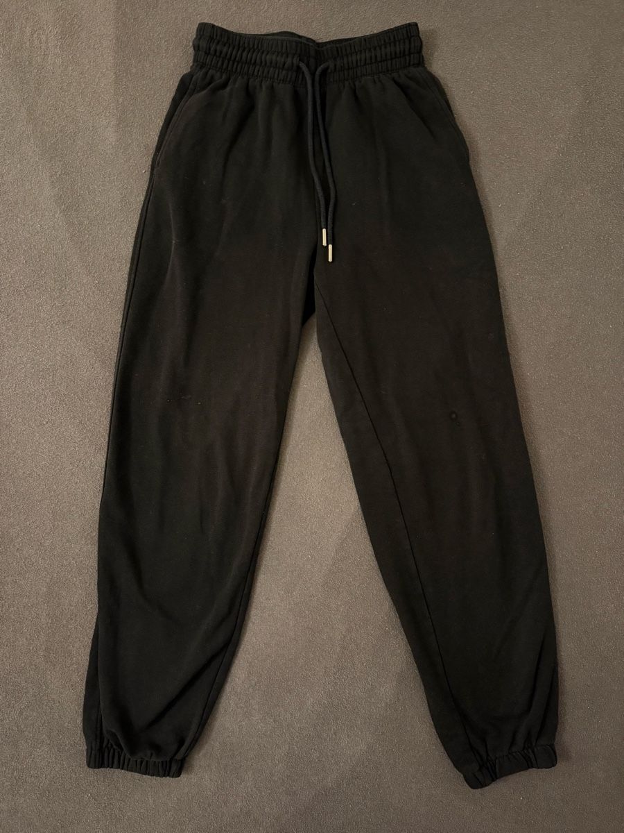 H&M Pantaloni: Schwarze H&M Jogginghose, Grösse XS – Usato da Zürich venduto da vallup_9